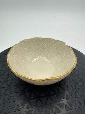 Lenox 4 & 1/2" Nut Candy Bowl Feathers Ivory USA EUC